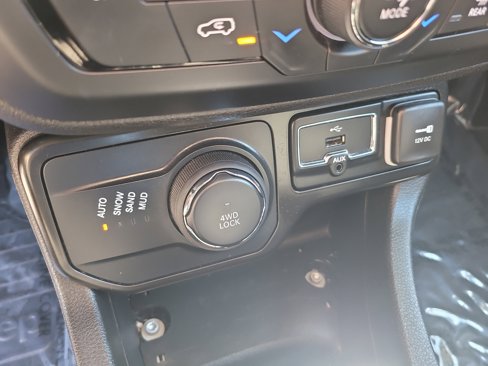 Used 2022 Jeep Renegade Latitude w/ Convenience Group image 24