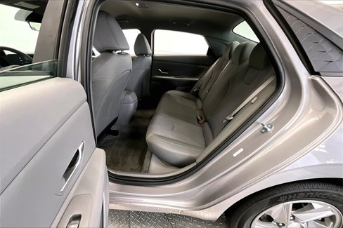 Certified 2025 Hyundai Elantra SE image 26