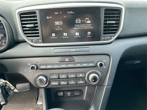 Used 2022 Kia Sportage LX image 18