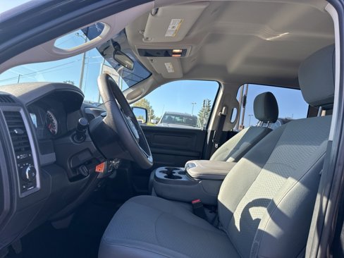 Used 2018 RAM 1500 Express w/ Black Ram 1500 Express Group image 11