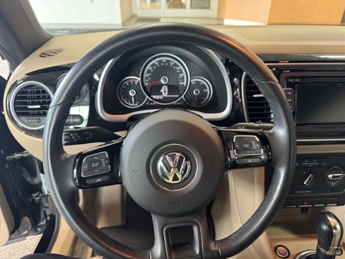 Used 2014 Volkswagen Beetle 1.8T image 16