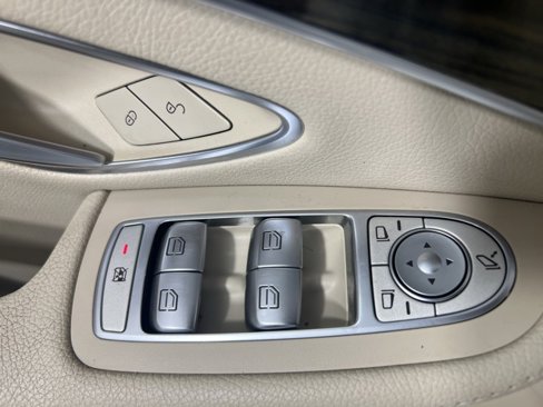 Used 2019 Mercedes-Benz C 300 4MATIC Sedan image 19