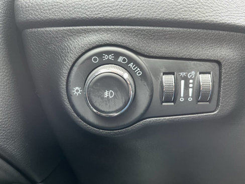 Used 2021 Jeep Compass Trailhawk w/ Sun and Sound Group image 33