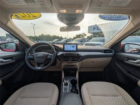 Certified 2020 Ford Escape SE image 17
