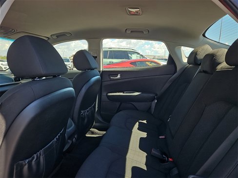 Used 2018 Kia Optima LX image 16