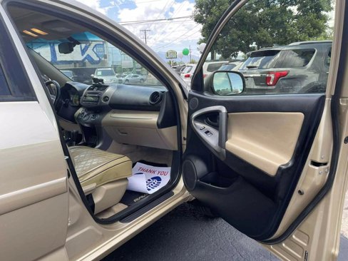 Used 2012 Toyota RAV4 Limited image 14