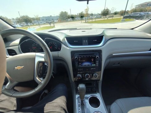 Used 2016 Chevrolet Traverse LT w/ Style and Technology Package image 11