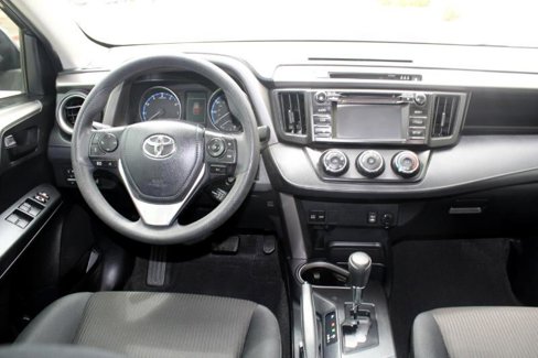Used 2017 Toyota RAV4 LE image 16