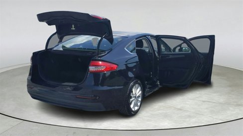 Used 2019 Ford Fusion SE image 13
