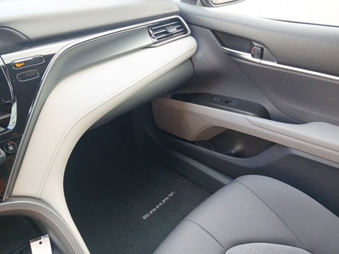 Used 2022 Toyota Camry LE image 40