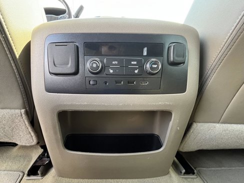 Used 2018 Chevrolet Tahoe LT image 17