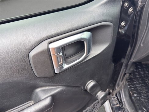 Used 2018 Jeep Wrangler Unlimited Sport image 12