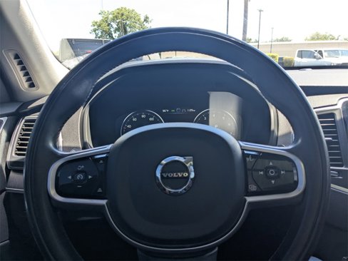 Used 2020 Volvo XC90 T6 Momentum w/ Protection Package image 24