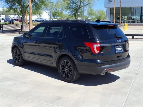 Used 2017 Ford Explorer XLT w/ Equipment Group 202A image 9
