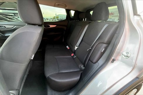 Used 2020 Nissan Rogue Sport S image 17