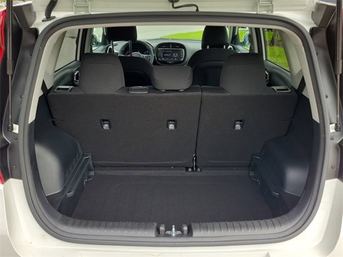 Certified 2022 Kia Soul LX w/ Technology Package image 9