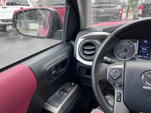 Used 2016 Toyota Tacoma SR5 image 14