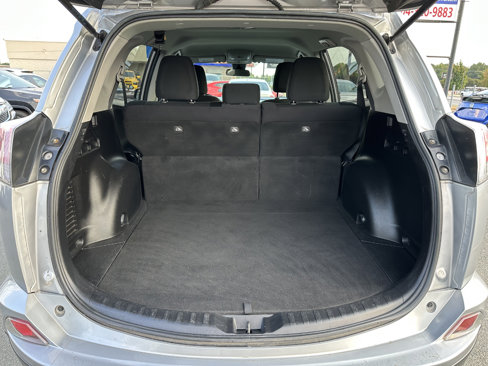Used 2017 Toyota RAV4 LE image 10