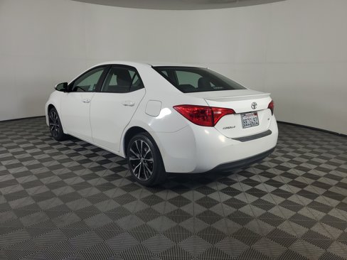Used 2018 Toyota Corolla SE image 6