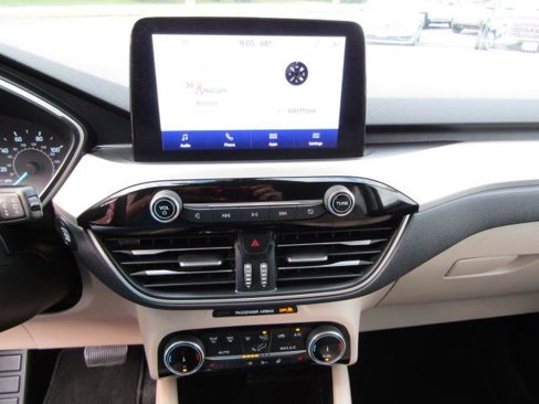 Used 2022 Ford Escape SEL image 15