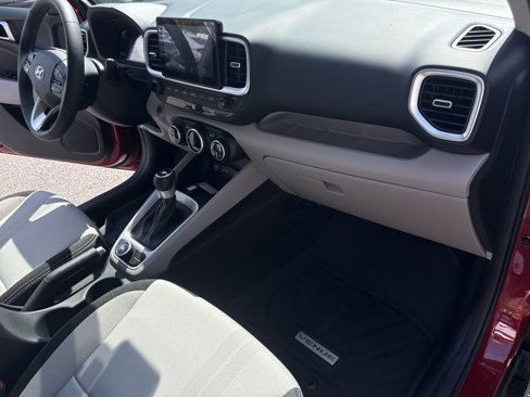 New 2025 Hyundai Venue SEL image 16