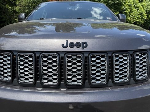 Used 2021 Jeep Grand Cherokee Laredo X image 9