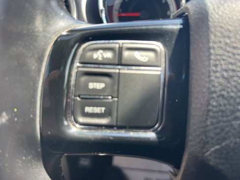 Used 2020 Dodge Grand Caravan SXT image 32