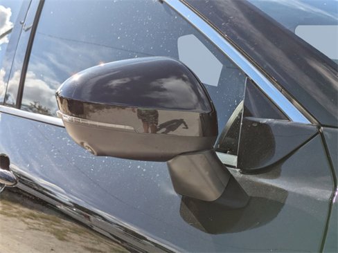 Used 2021 Nissan Rogue SL image 10