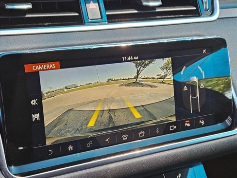 Used 2020 Land Rover Range Rover Evoque SE image 17