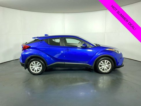 Used 2019 Toyota C-HR XLE image 36