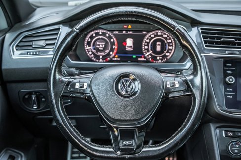 Used 2018 Volkswagen Tiguan SEL Premium w/ R-Line Package image 14
