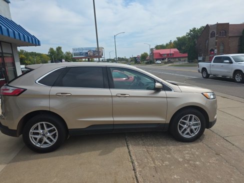Used 2021 Ford Edge SEL w/ Cargo Accessory Package image 4