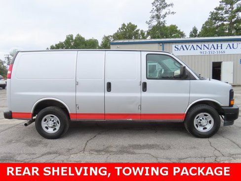 Used 2017 Chevrolet Express 2500 image 2