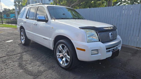 Used 2010 Mercury Mountaineer Premier image 1