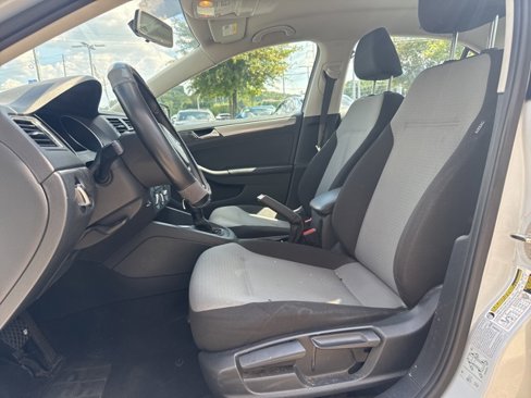 Used 2017 Volkswagen Jetta S image 16