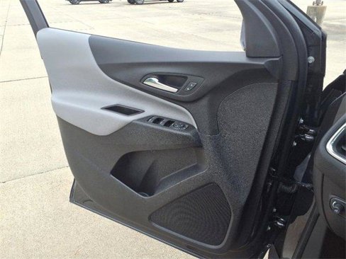 Used 2022 Chevrolet Equinox LS image 19