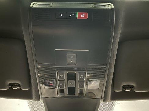 Used 2022 Volkswagen Tiguan SE R-Line image 9