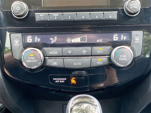 Used 2017 Nissan Rogue SV w/ Midnight Edition Package image 26
