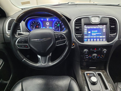Used 2018 Chrysler 300 Limited image 22