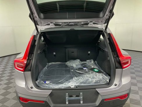 New 2026 Volvo XC40 B5 Plus w/ Protection Package Premier image 35
