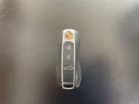 Certified 2022 Porsche Panamera Platinum Edition image 25