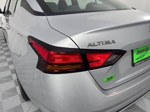 Used 2023 Nissan Altima 2.5 SV image 12