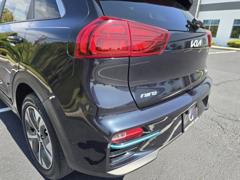 Used 2022 Kia Niro EX Premium image 9
