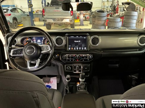 Used 2022 Jeep Wrangler Unlimited Sahara image 9