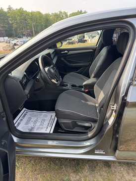 Used 2025 Volkswagen Jetta Sport image 16