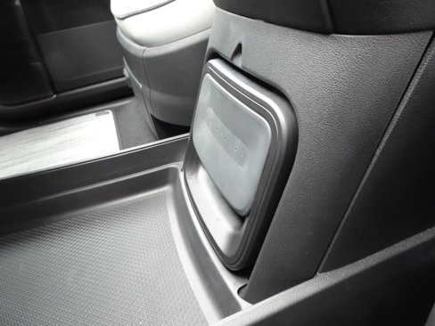 Used 2024 Rivian R1S Adventure image 14