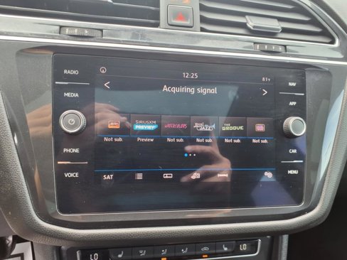 Used 2018 Volkswagen Tiguan SEL image 14