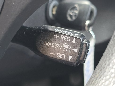 Used 2017 Toyota Corolla L image 4