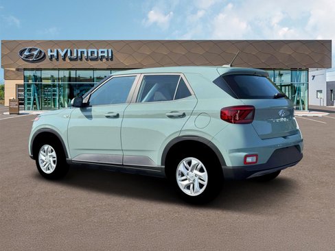 New 2025 Hyundai Venue SE image 4