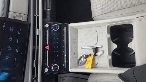 Certified 2024 Hyundai Santa Fe SEL image 15